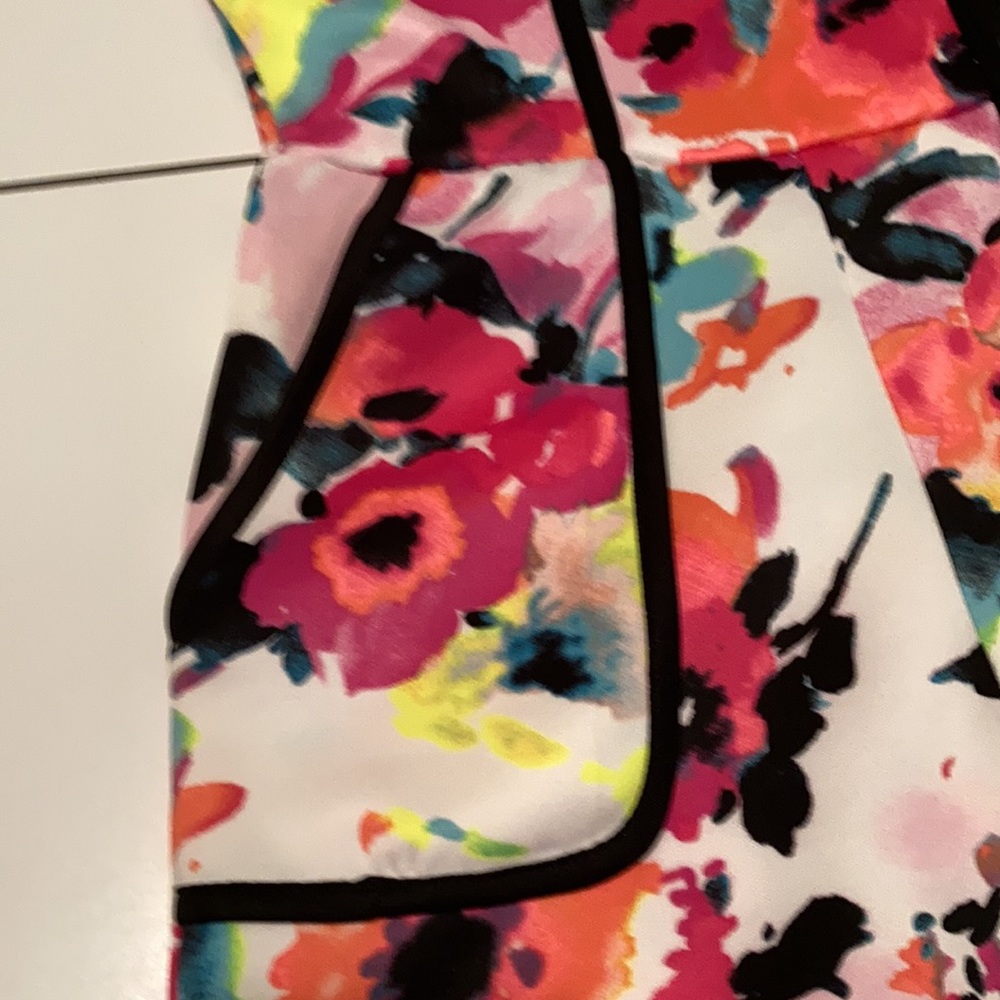 Small Romper🦋 - Picture 3 of 8
